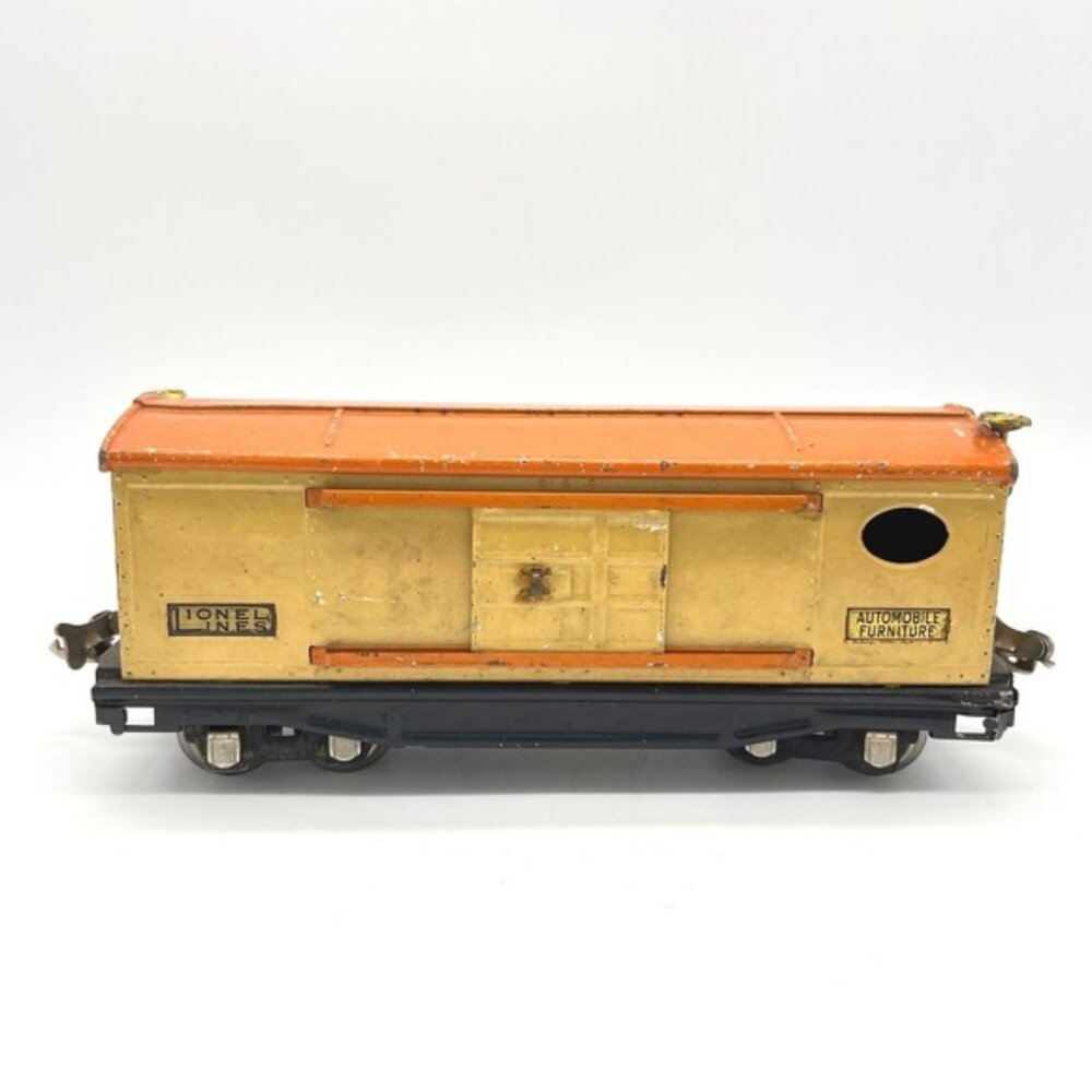 Lionel No 814 Automobile Furniture Box Car Orange‎ Yellow Metal Train Car